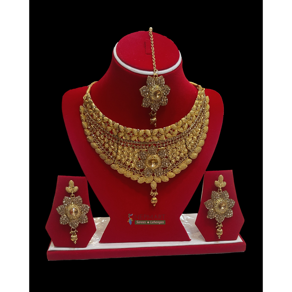 Gold plated necklace set