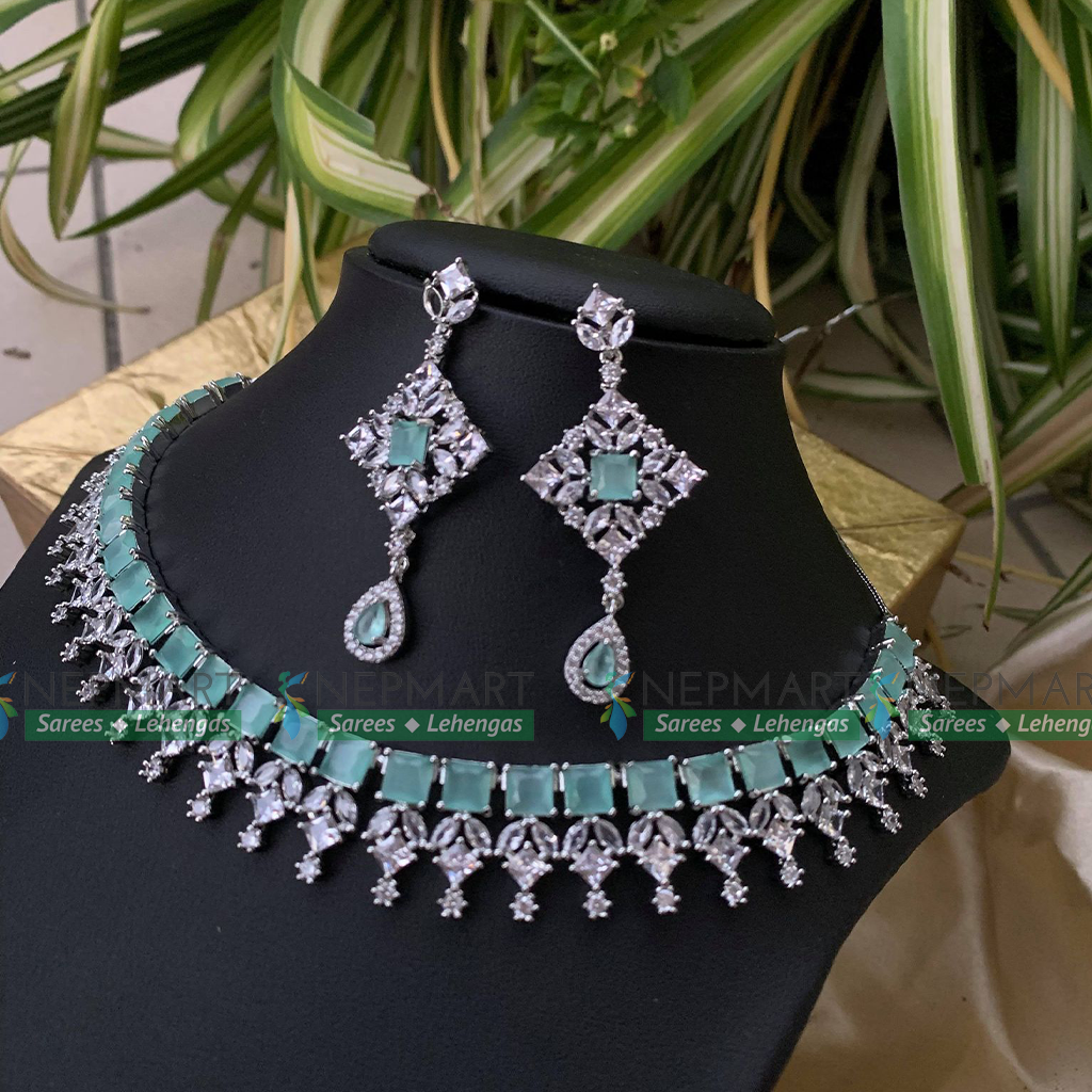 Green sales necklace set